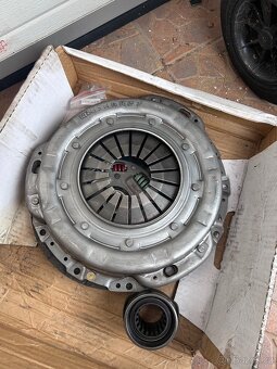 Prodám spojky NISSAN - 6