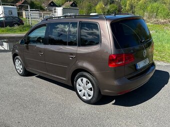 VW Touran 2.0TDi, r.2011, 1.maj., serviska, STK, zimaky - 6