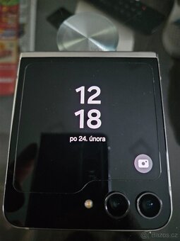 Samsung Z Flip5 - 6