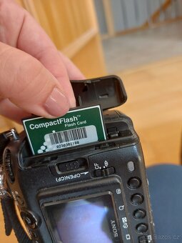 Sony Cyber-shot DSC-F828 - 6