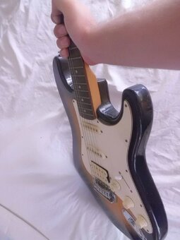 Pěkná starší Elektrická Kytara Epiphone - Model S 210 / VS - 6
