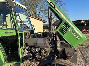 Traktor Fendt 250 S - 6