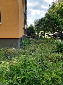 POZEMEK K VÝSTAVBĚ PARKOVIŠTĚ Voskovcova Praha 5 Hlubočepy - 6