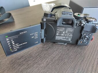 Olympus OM-D E-M5 Mark III + M.ZUIKO ED 12-40 mm f/2,8 Pro + - 6