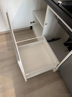 Kuchyňský ostrůvek d248,5 x š90 x v 89 - 6