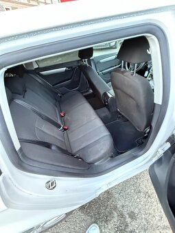 Volkswagen Passat, 2.0TDI 103KW Automat serviska Ojeté, 9/20 - 6