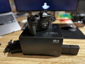 Micro 4/3 výbavu – Panasonic GH5 + Olympus E-M1 Mark II + 6 - 6