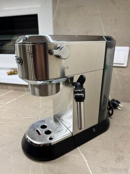 DeLonghi Dedica – kompaktní pákový kávovar + bonus 4x filtr - 6