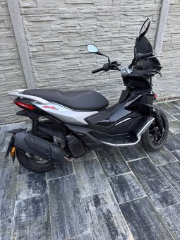 Aprilia SR GT 125 - 6