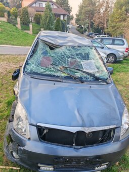 Toyota Corola verso 2003 - 6
