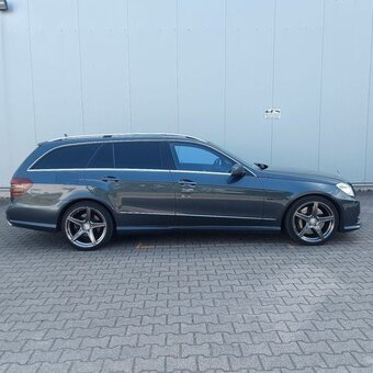Mercedes-Benz třídy E kombi E500 AMG Line 4Matic Air (č.1095 - 6