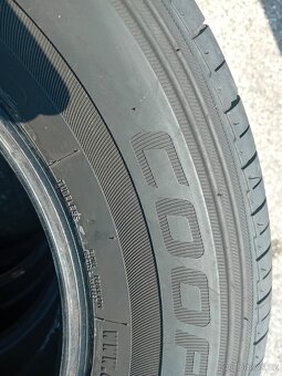 Prodám Sadu pneu 215/70/15/ C ,Zátěžové - 6