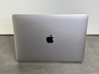 MacBook Air 13" 2020 / 256GB / i3 / 8GB / Space Gray - 6