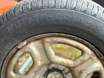 Zimní gumy 215/65 R 16H - 6