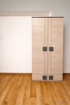 Dětský pokoj, nábytek, postel, skříň a komody - 6