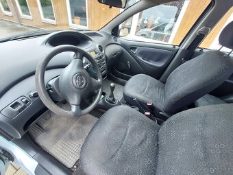 Yaris - 6