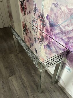 Stříbrný zrcadlový konzolovy stolek - 6