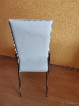 Jídelní skleněný stůl s židlemi - 6