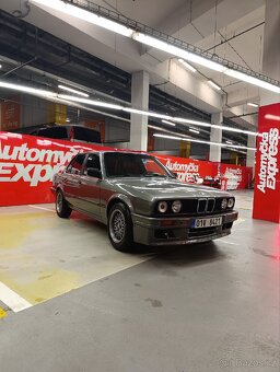 BMW E30 324D 1988 - 6