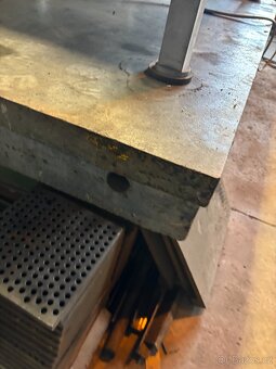 prodám litinovou příměrnou desku (rysplotnu) 300/124cm - 6