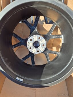 5x112 r19 Audi RS3 Y Black edice - 6
