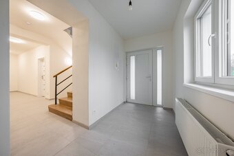 Dům o 3 bytech s terasou a zahradou, Chyňava, okr. Beroun - 6