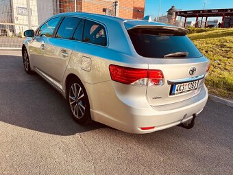 Toyota Avensis 2,0D 2013 rok - 6