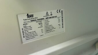 Malá vestavěná lednicka - 6