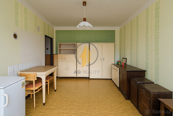 Prodej slunného bytu 3+1 o výměře 84 m² s prosklenou lodžií - 6