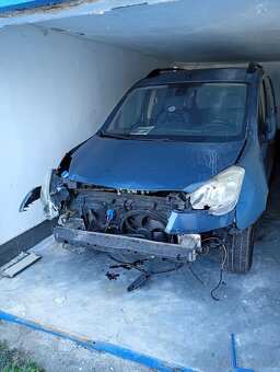 Prodám bouraný Citroen Berlingo - 6
