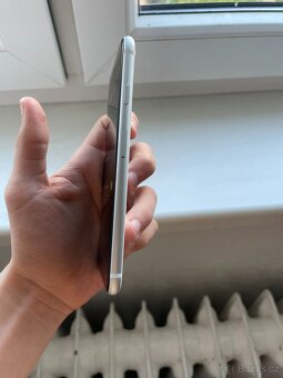 Iphone SE 2. gen 64 gb - 6