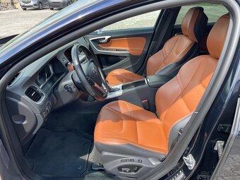 PRODÁNO Volvo V60 D6 Plug-in hybrid 212kw, hnědý intriér - 6