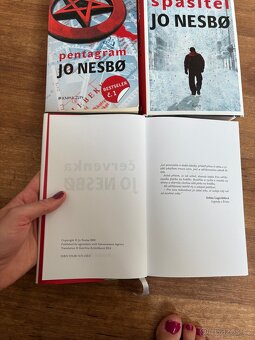 Jo Nesbo - Spasitel, Pentagram, Červenka - 6