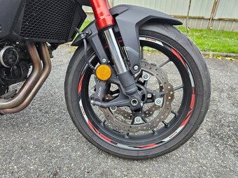 Honda CB750 Hornet - 6