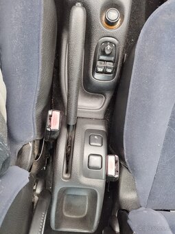 Peugeot 206.1.4 HDI.rok 2002 - 6