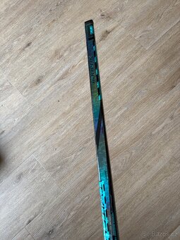 Hokejka Bauer TWITCH, pravá, P28, flex 70 - 6