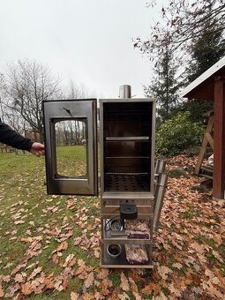 Udírna - Kaiserova ‘80’, Prosklenná - 6