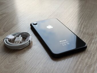 Apple iPhone Xr 64 GB Black / Černý - TOP - 6
