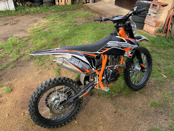 LeraMOTORS Killer 250 ccm - 6