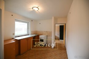 Prodej rodinného domu 4+2, CP 1164 m2 v Dambořicích - 6