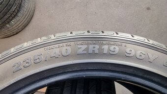 Letní pneu 235/40/19 Kumho - 6