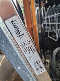 Myčka nádobí uzká vestavná - 6