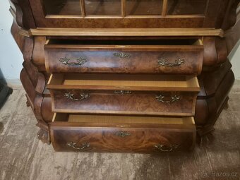 Luxusní vitrína v barokním stylu - břichatka - kořenice - 6