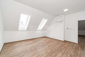 Pronájem nového  podkrovního bytu 3+kk,  ulice Oblá (70m2),  - 6