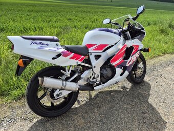 Honda CBR 900 SC28 - 6