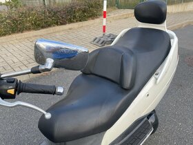 Suzuki Burgman - 6