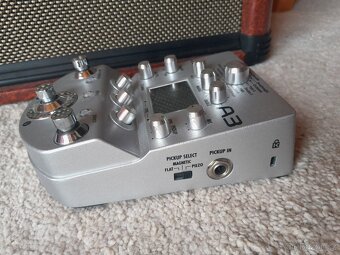 Akustické 15W kombo Behringer Uitracoustic AT108 - 6