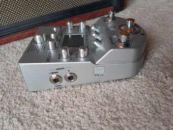 Akustické 15W kombo Behringer Ultracoustic  AT108 - 6