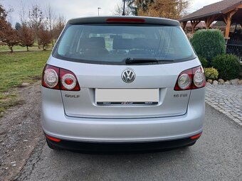 KRÁSNÝ GOLF PLUS 1.6 BENZÍN 1.MAJITELKA ZÁRUKA KM - 6