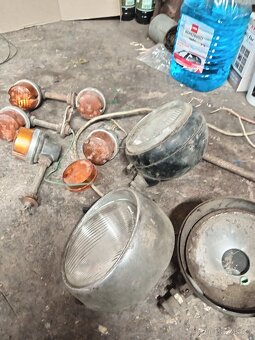 Svetla a blinkry - 6